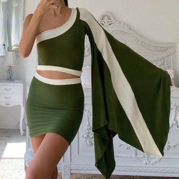 Vintage Dresses & Skirts - Vintage Bodycon One Shoulder Hippie Bell Sleeve Green Crop Top Skirt Set